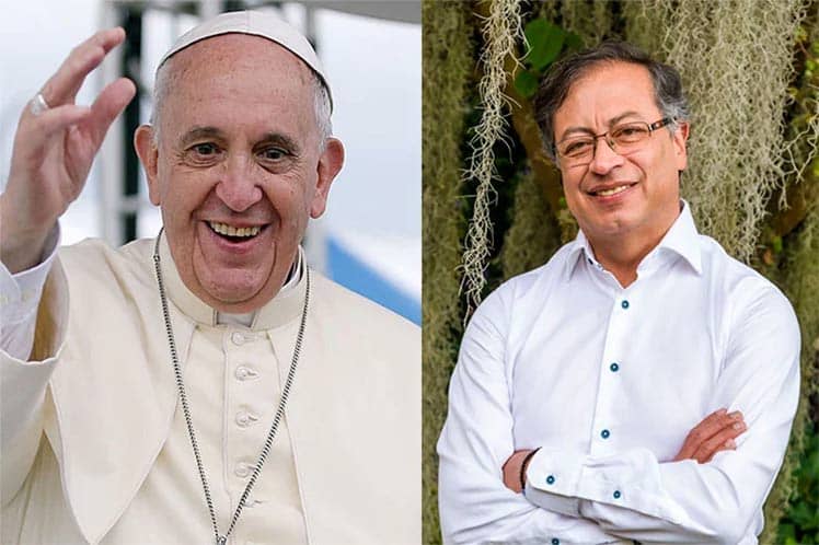 Påve Franciskus tar emot den colombianske presidentkandidaten Gustavo Petro